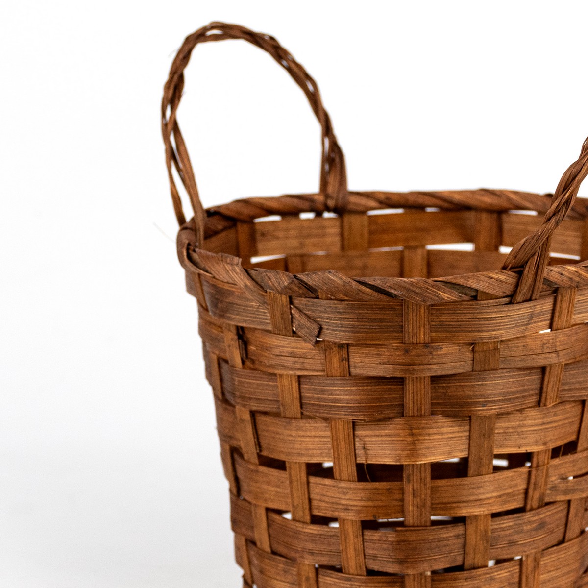 Кашпо плетеное (бамбук), D14,5хH11см, коричневый в интернет-магазине флористических аксессуаров Азалия Декор