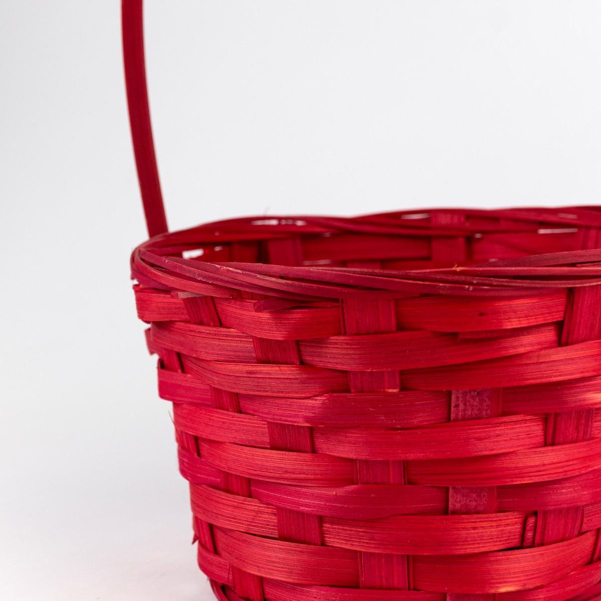 Корзина плетеная (бамбук), D16х10хH32см, красный в интернет-магазине флористических аксессуаров Азалия Декор