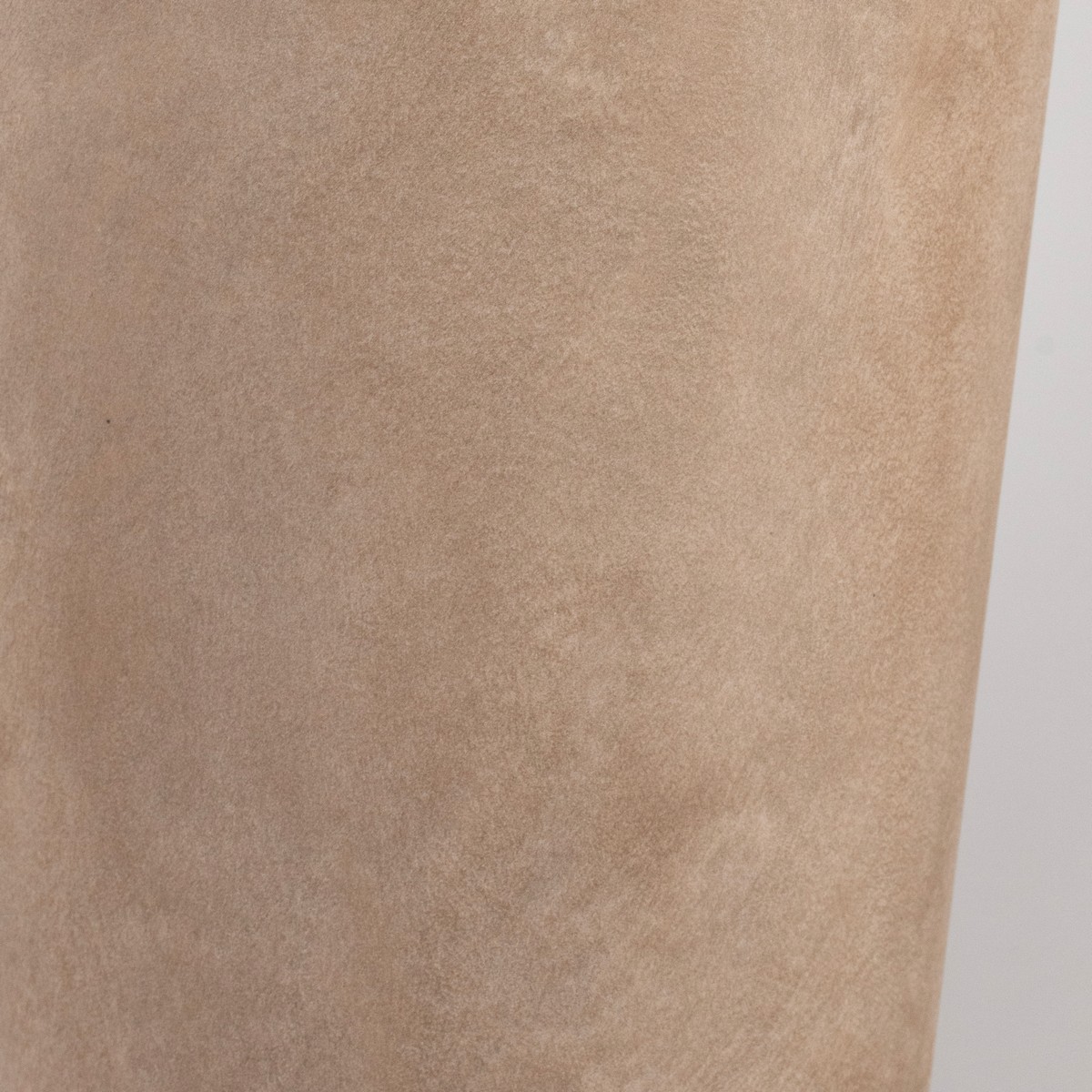 Кашпо Замша (бетон), D36,5xH70см, 59л, кремовый в интернет-магазине флористических аксессуаров Азалия Декор