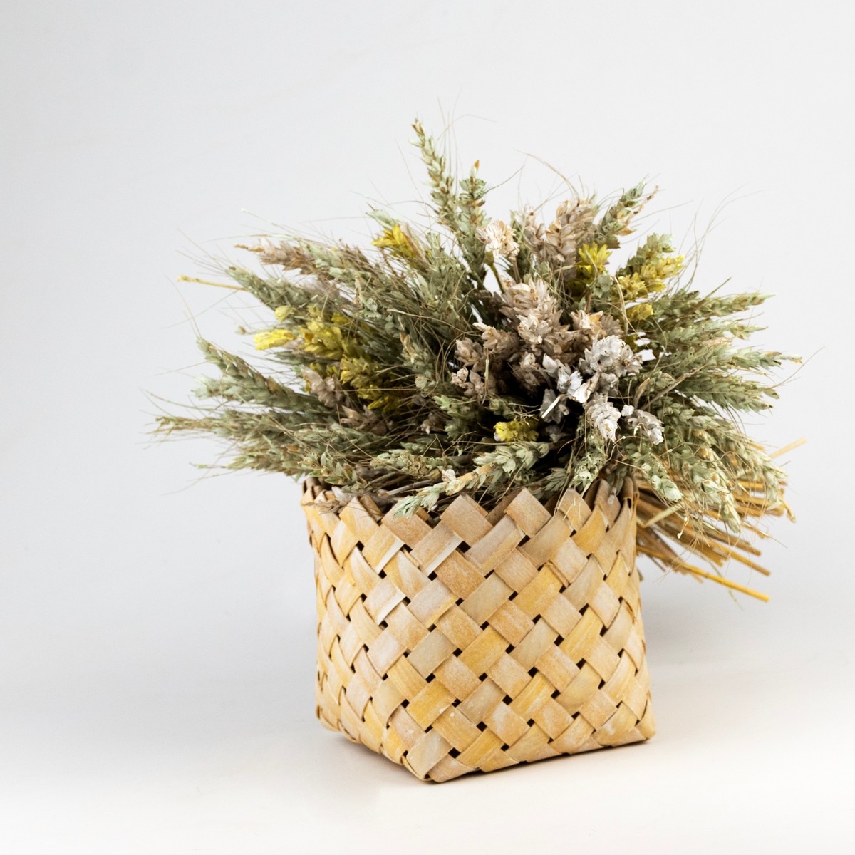 Кашпо плетеное, D14хН11,5см, оранжевый в интернет-магазине флористических аксессуаров Азалия Декор