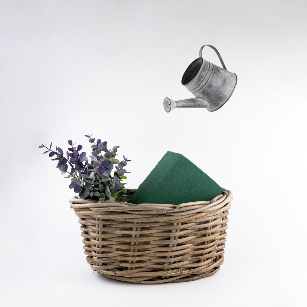 Кашпо плетеное (ротанг),30х17хН15см, серый в интернет-магазине флористических аксессуаров Азалия Декор