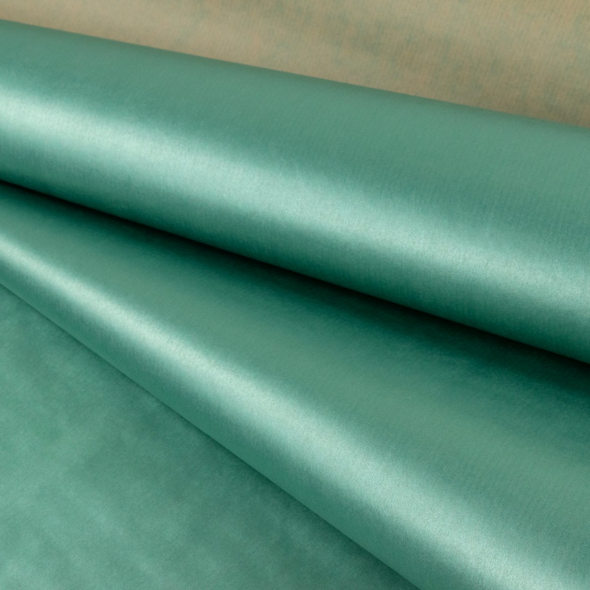 Бумага упаковочная крафт 40гр, 68 см 10 м, изумрудный в интернет-магазине флористических аксессуаров Азалия Декор