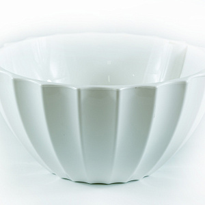 Кашпо Ракушка со вставкой (пластик), D25xH12, 3,4л, белый в интернет-магазине флористических аксессуаров Азалия Декор