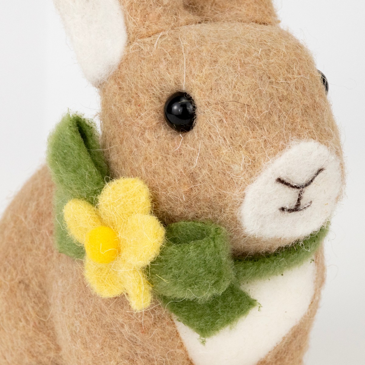 Сувенир Кролик (пенопласт/текстиль), H15x12x8см, коричневый/желтый в интернет-магазине флористических аксессуаров Азалия Декор