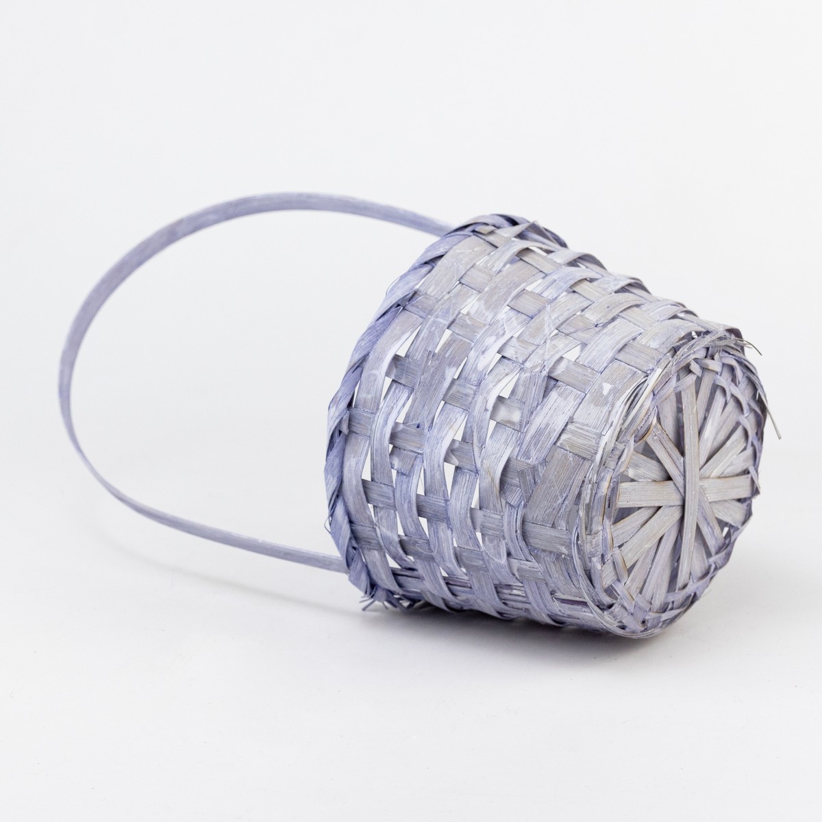 Корзина плетеная (бамбук), D15х9хH31см, сиреневый в интернет-магазине флористических аксессуаров Азалия Декор