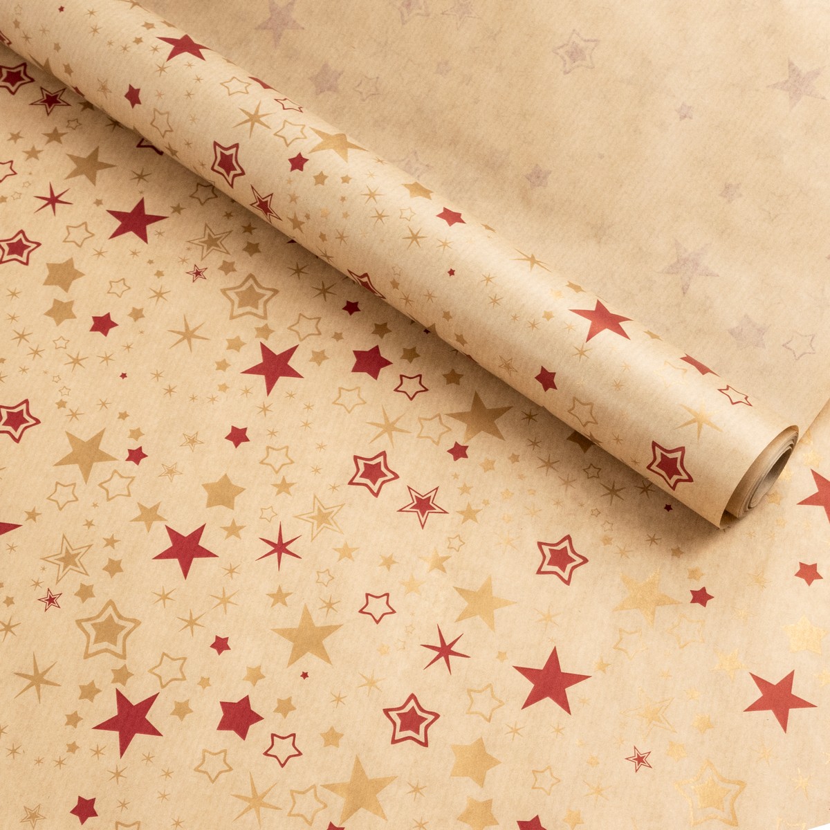 Бумага упаковочная крафт Звезды 40гр, 72 см 10 м, натуральный/красный в интернет-магазине флористических аксессуаров Азалия Декор