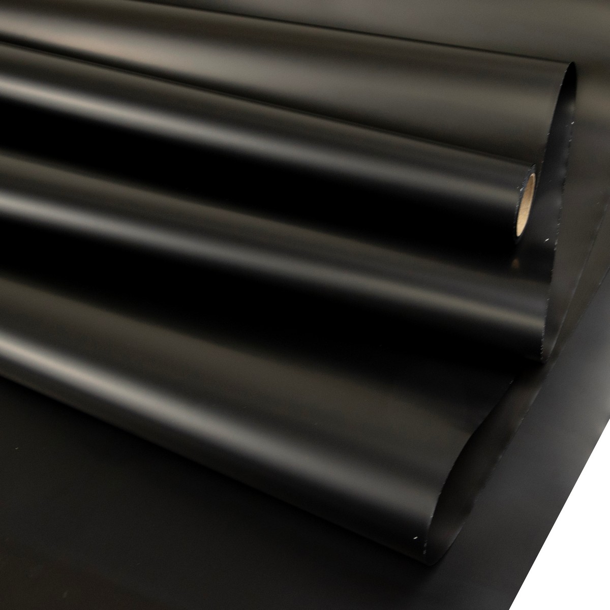 Пленка матовая 65мкр, 50 см 10 м, черный в интернет-магазине флористических аксессуаров Азалия Декор