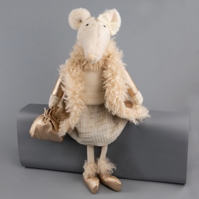 Сувенир Мышка сидящая, Н55х30х24,5см, шампань в интернет-магазине флористических аксессуаров Азалия Декор