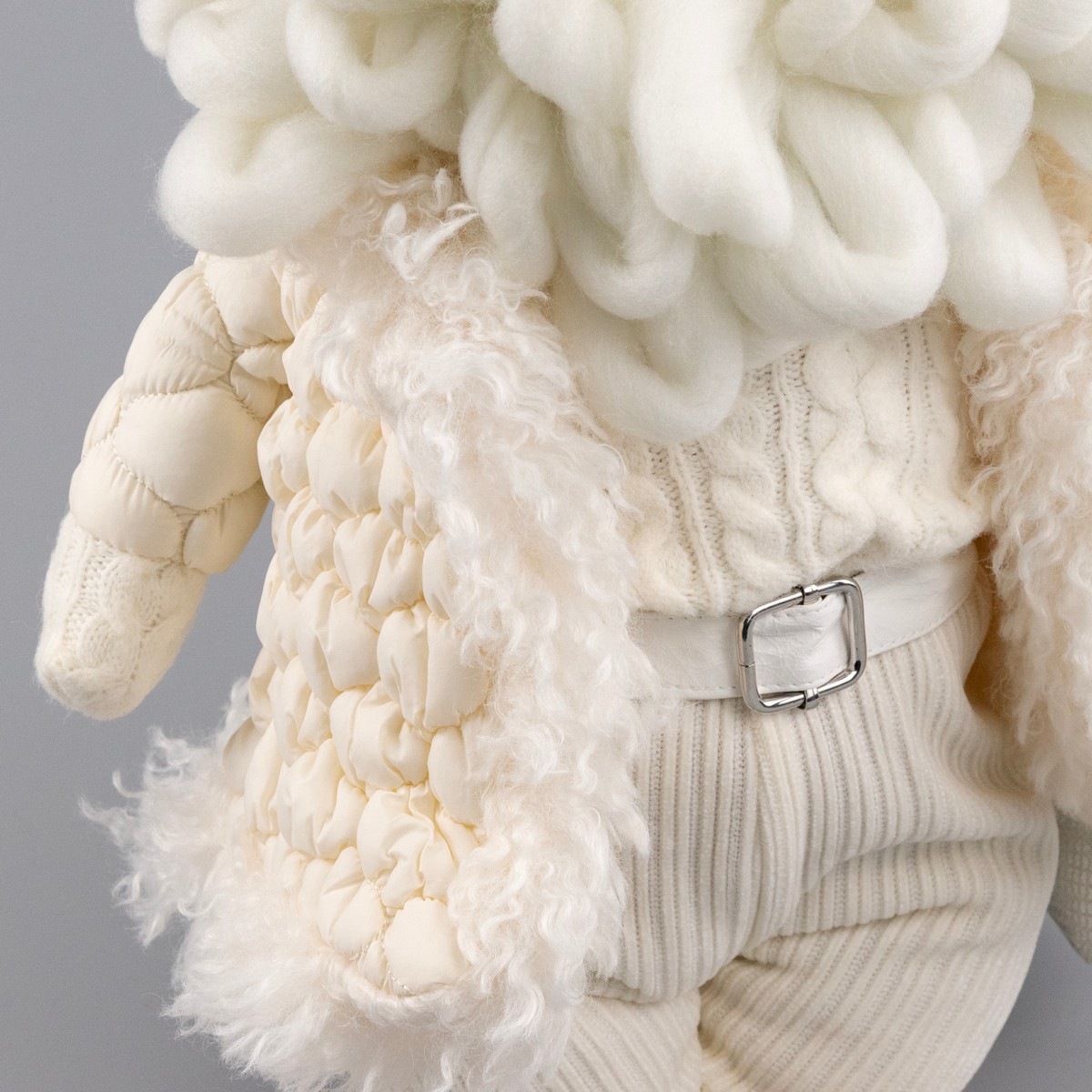 Сувенир Санта, Н70х33х23,5см, кремовый в интернет-магазине флористических аксессуаров Азалия Декор