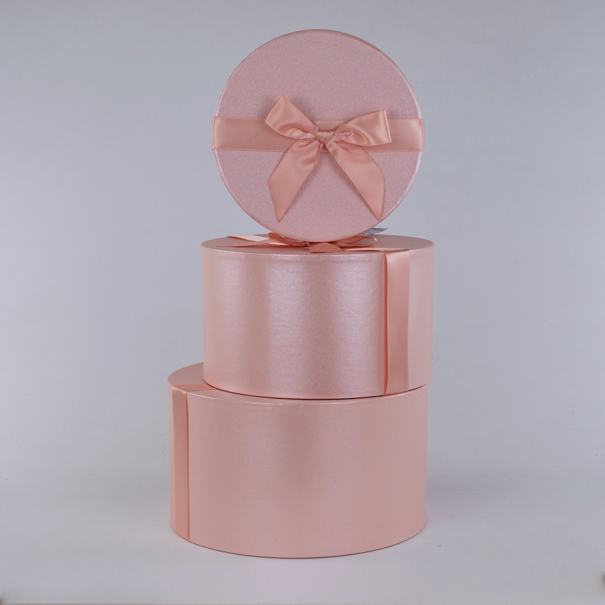Набор коробок подарочных круглых 3шт. (картон), D21,5xH12см, розовый в интернет-магазине флористических аксессуаров Азалия Декор