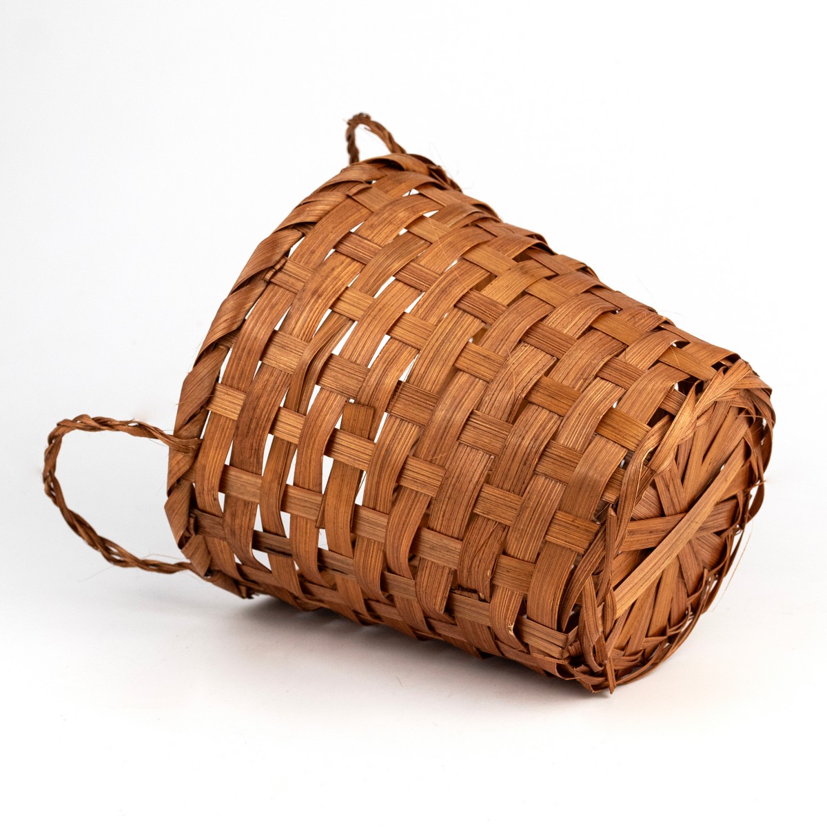 Кашпо плетеное (бамбук), D17хH15см, коричневый в интернет-магазине флористических аксессуаров Азалия Декор