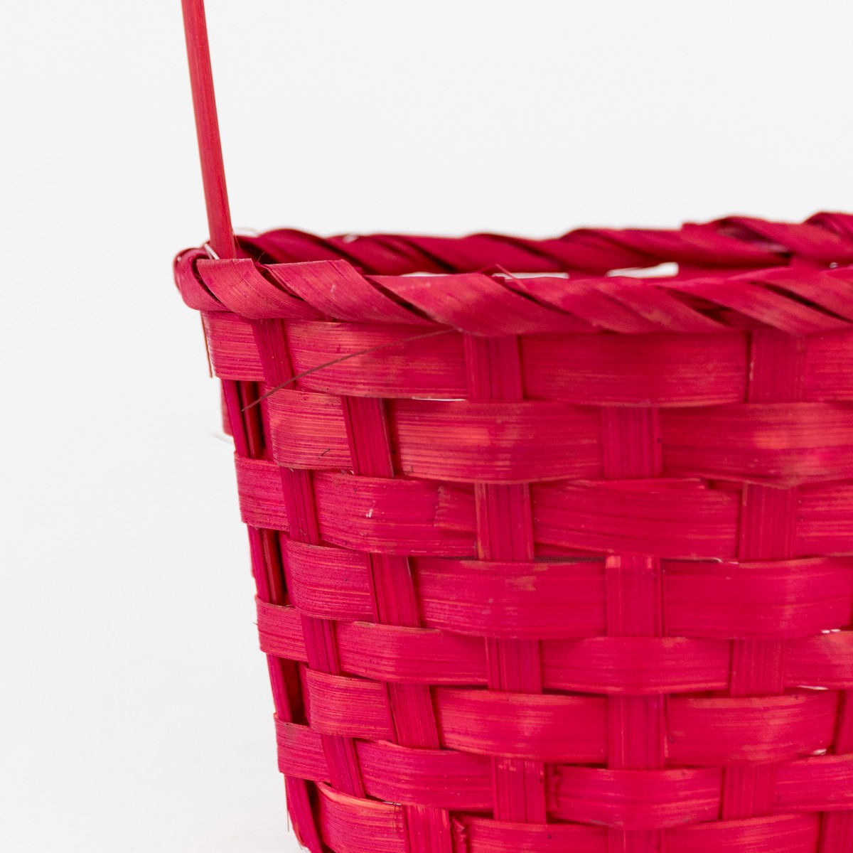 Корзина плетеная (бамбук), D13х9хH30см, красный в интернет-магазине флористических аксессуаров Азалия Декор