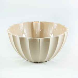 Кашпо Ракушка со вставкой (пластик), D22xH10,5, 2,4л, кремовый в интернет-магазине флористических аксессуаров Азалия Декор