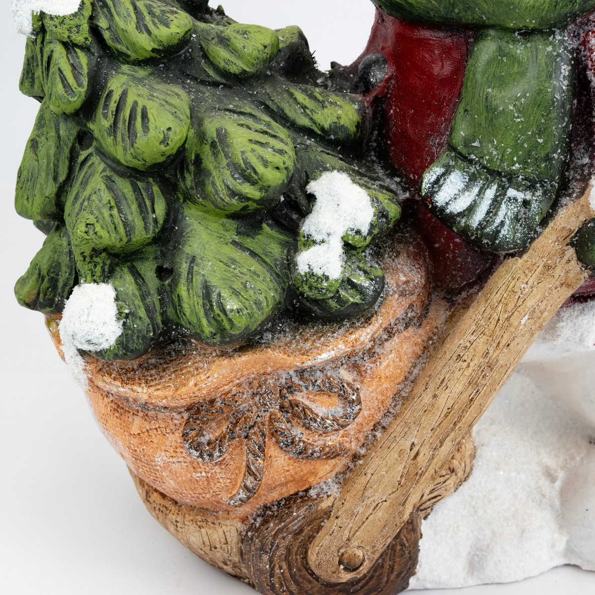 Сувенир Снеговик с тачкой (керамика), Н44х29,5х20см, красный в интернет-магазине флористических аксессуаров Азалия Декор