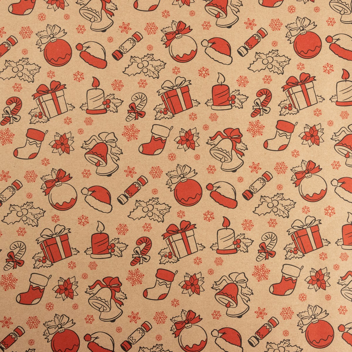 Бумага упаковочная крафт Новогодний подарок 60гр, 70 см 10 м, натуральный/красный в интернет-магазине флористических аксессуаров Азалия Декор