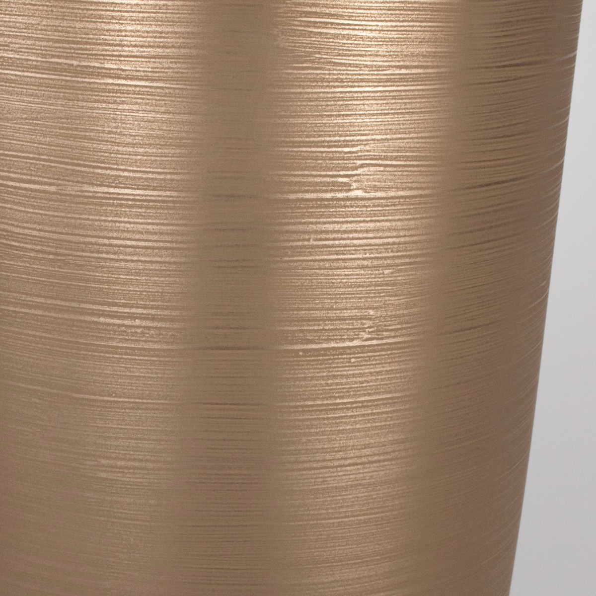 Кашпо Штрих (бетон), D36xH70см, 50л, бронзовый в интернет-магазине флористических аксессуаров Азалия Декор