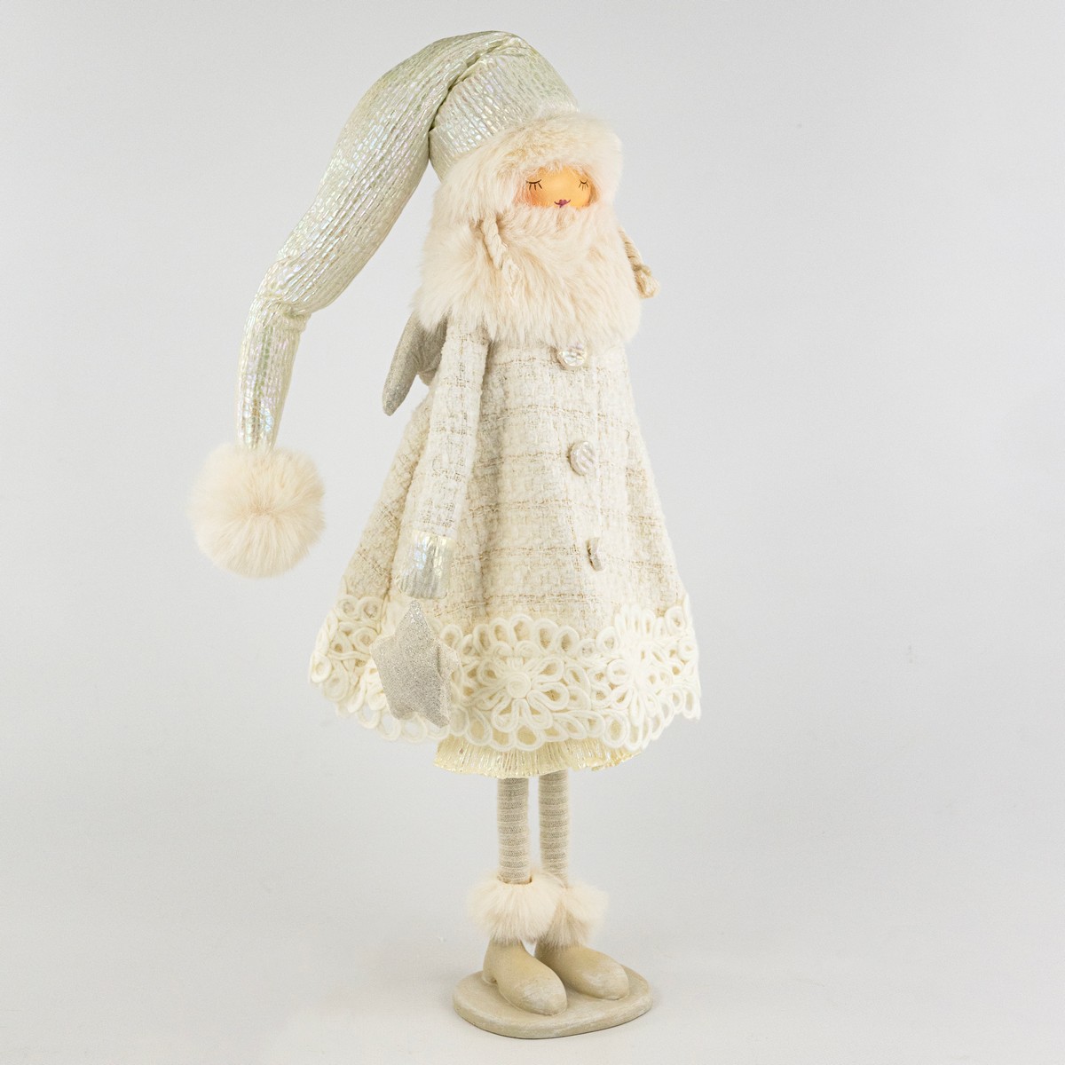 Сувенир Девочка, Н75х21х18см, белый в интернет-магазине флористических аксессуаров Азалия Декор