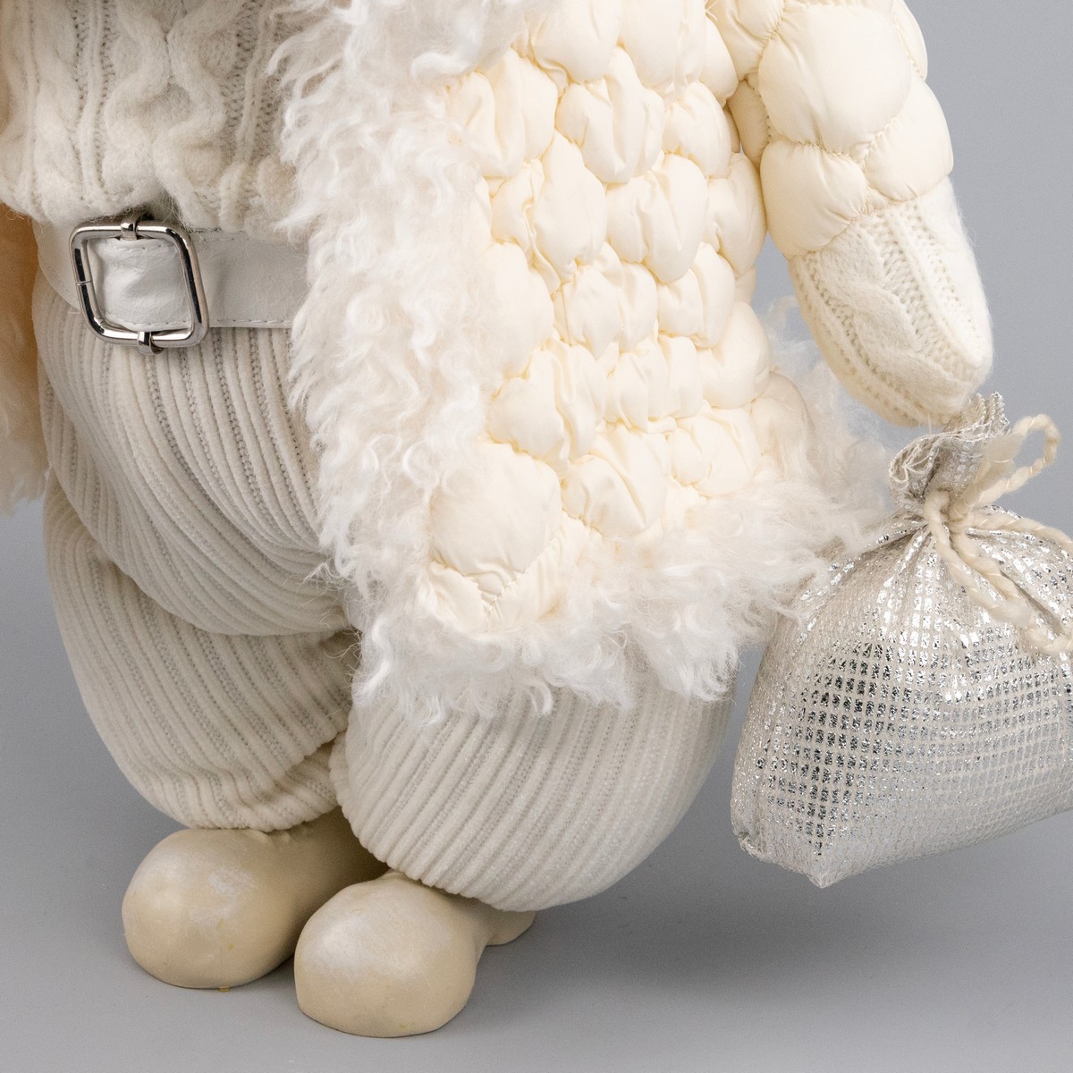 Сувенир Санта, Н70х33х23,5см, кремовый в интернет-магазине флористических аксессуаров Азалия Декор