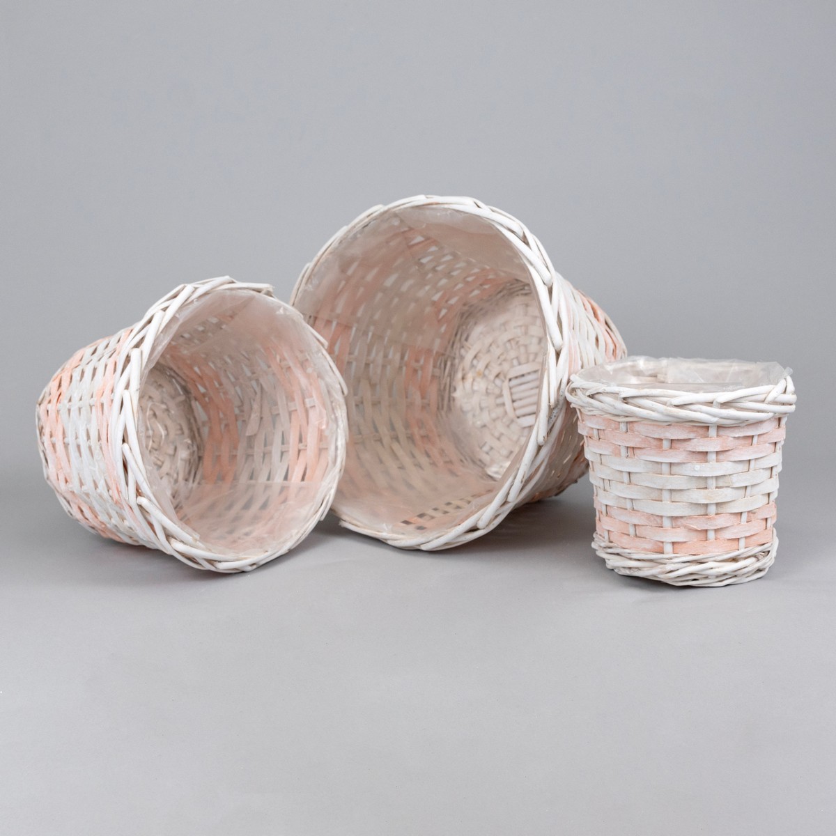 Набор кашпо плетеных 3шт. (ива), D25xH19см, белый/персиковый в интернет-магазине флористических аксессуаров Азалия Декор