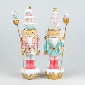 Сувенир Щелкунчик с посохом (полирезин), Н23,5х8х6,5см, в асс., розовый в интернет-магазине флористических аксессуаров Азалия Декор