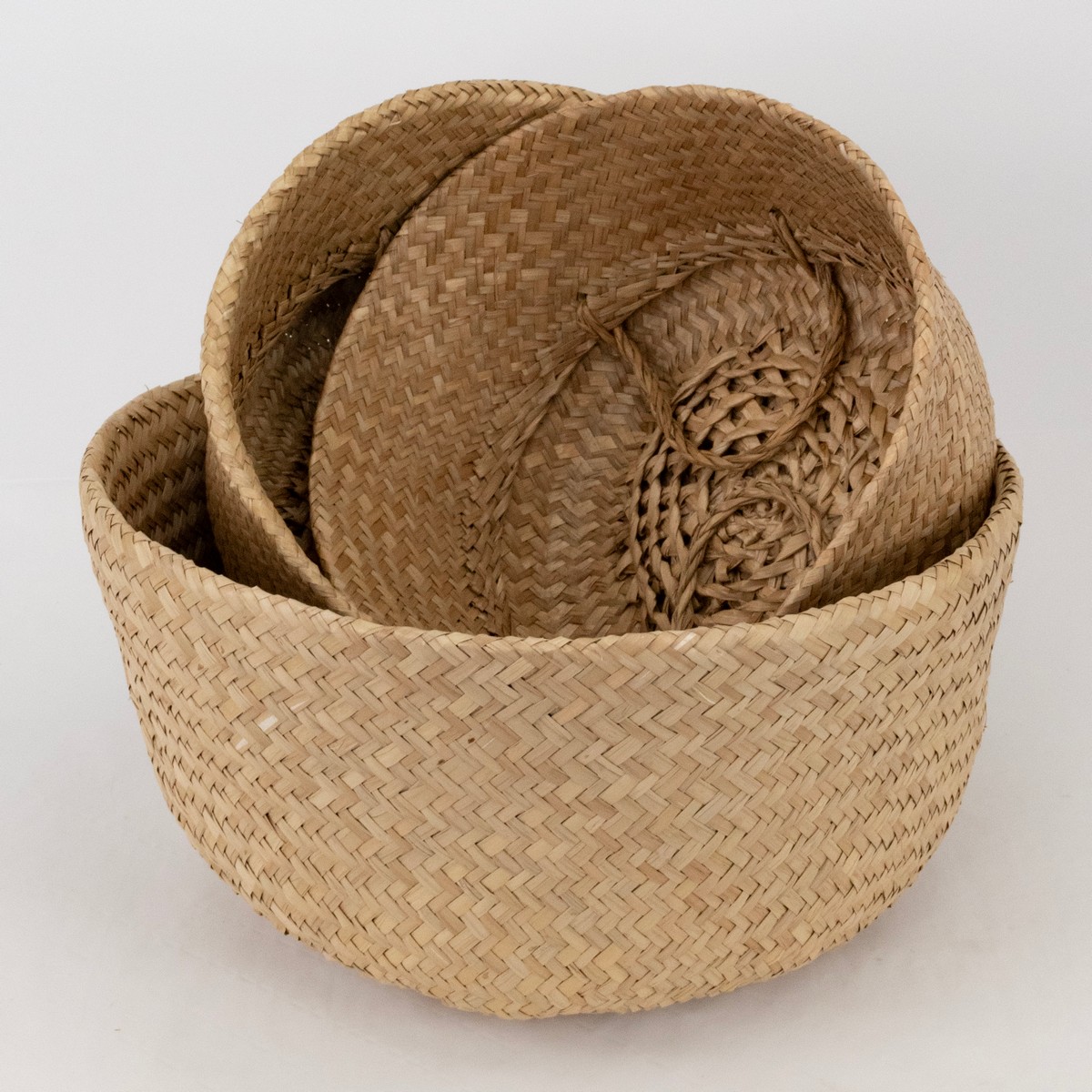 Набор корзин плетеных 3шт. (растительный материал), D40хH36см, натуральный/черный в интернет-магазине флористических аксессуаров Азалия Декор