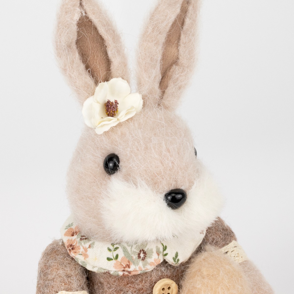 Сувенир Заяц (пенопласт/текстиль), H31x11х10см, кремовый в интернет-магазине флористических аксессуаров Азалия Декор
