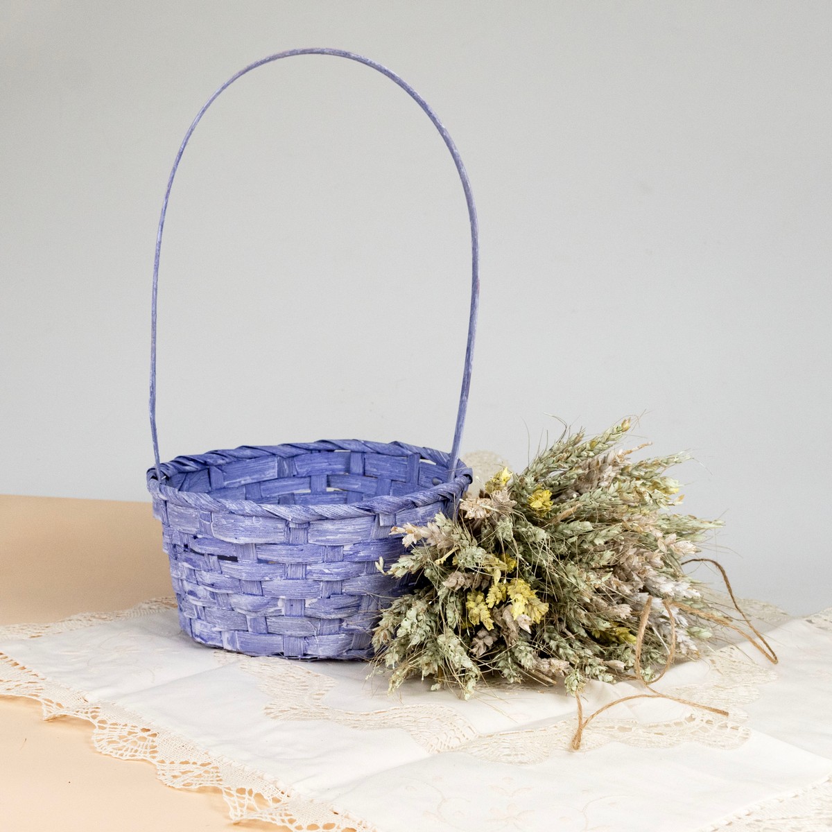 Корзина плетеная (бамбук), D20х10хH33см, сиреневый в интернет-магазине флористических аксессуаров Азалия Декор