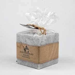 Свеча-квадрат Йоркшир (23 часа, пальмовый воск), 7x7xH7см, светло-серый в интернет-магазине флористических аксессуаров Азалия Декор