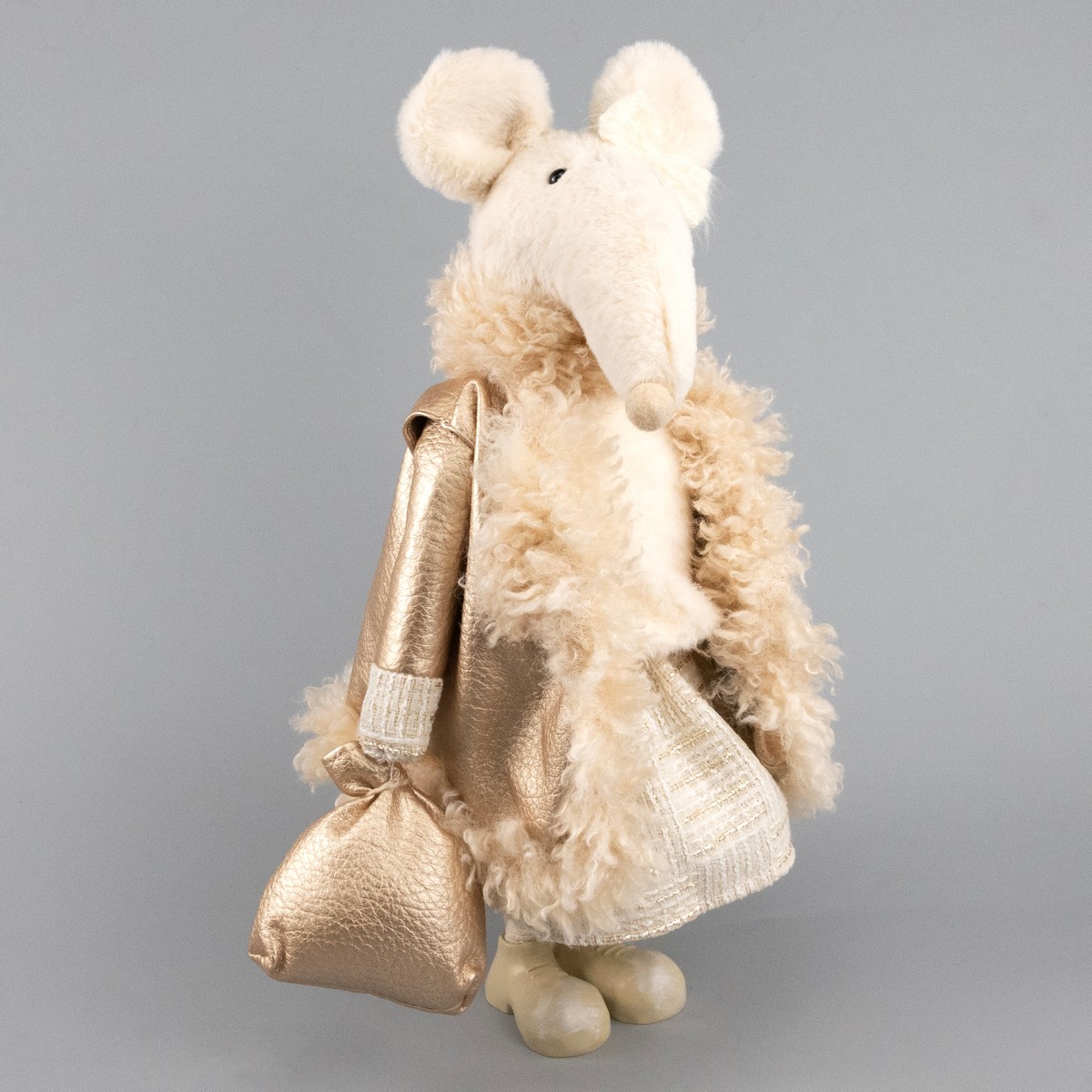 Сувенир Мышка, Н44х30х24,5см, шампань в интернет-магазине флористических аксессуаров Азалия Декор