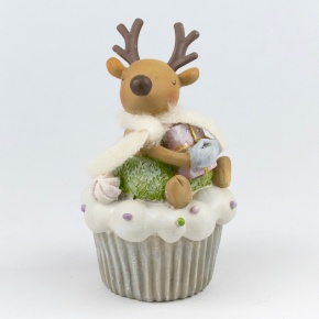 Сувенир Олень на капкейке (полирезин), Н17,5х10х10см, зеленый в интернет-магазине флористических аксессуаров Азалия Декор
