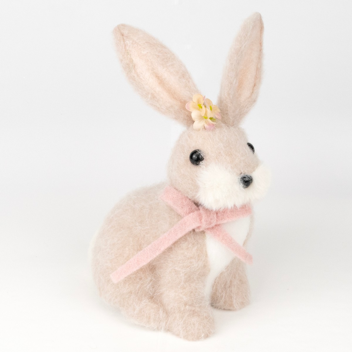 Сувенир Заяц (пенопласт/текстиль), H24x16x13см, кремовый в интернет-магазине флористических аксессуаров Азалия Декор