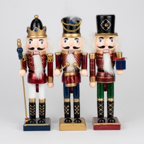 Сувенир Щелкунчик (дерево), Н25,5х7,5х7,5см, в асс., красный в интернет-магазине флористических аксессуаров Азалия Декор