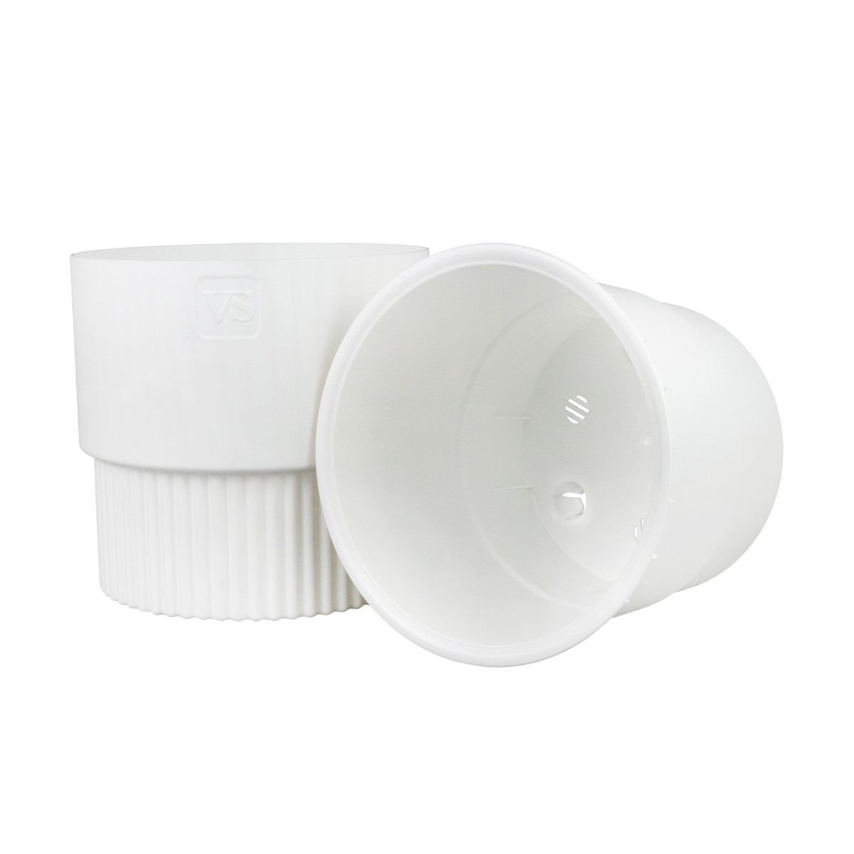 Кашпо со вставкой Бостон (пластик), D13xH12,5см, 1,5л, белый в интернет-магазине флористических аксессуаров Азалия Декор