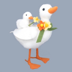 Сувенир Утка с утенком (пенопласт/текстиль), Н29х26x17см, белый в интернет-магазине флористических аксессуаров Азалия Декор
