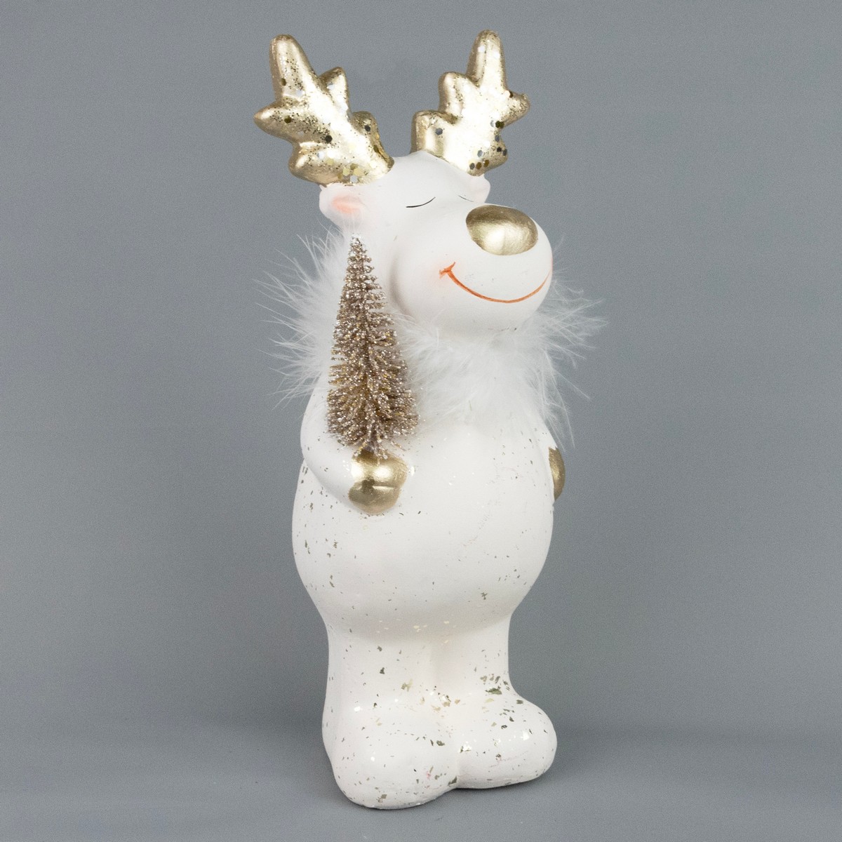 Сувенир Олень с елочкой (керамика), Н22х9,5х8,5см, шампань в интернет-магазине флористических аксессуаров Азалия Декор