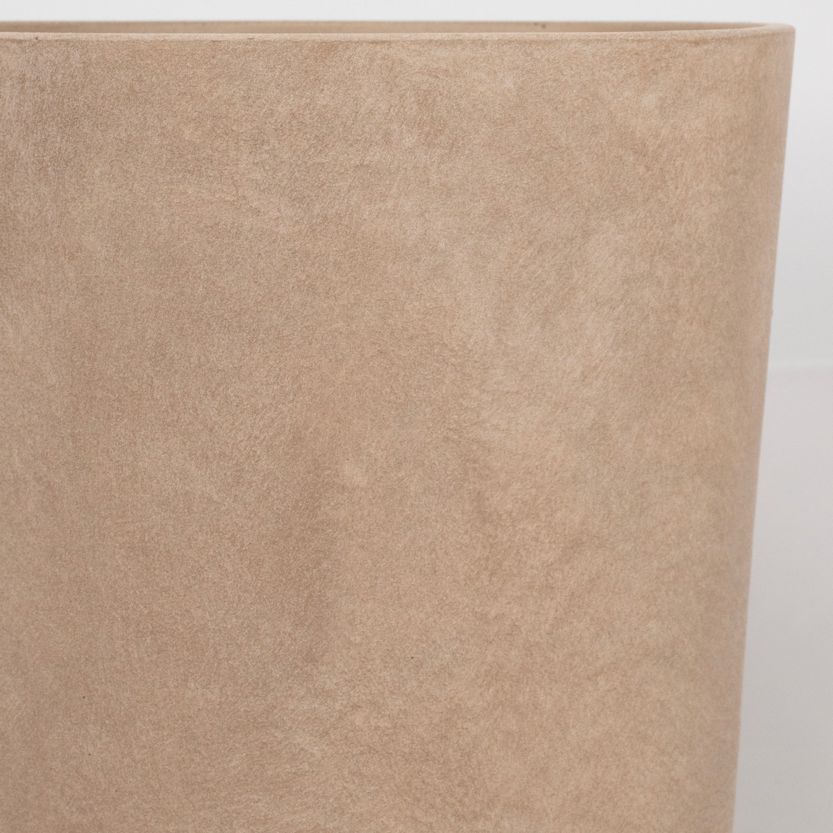 Кашпо Замша (бетон), D37xH33см, 25л, кремовый в интернет-магазине флористических аксессуаров Азалия Декор