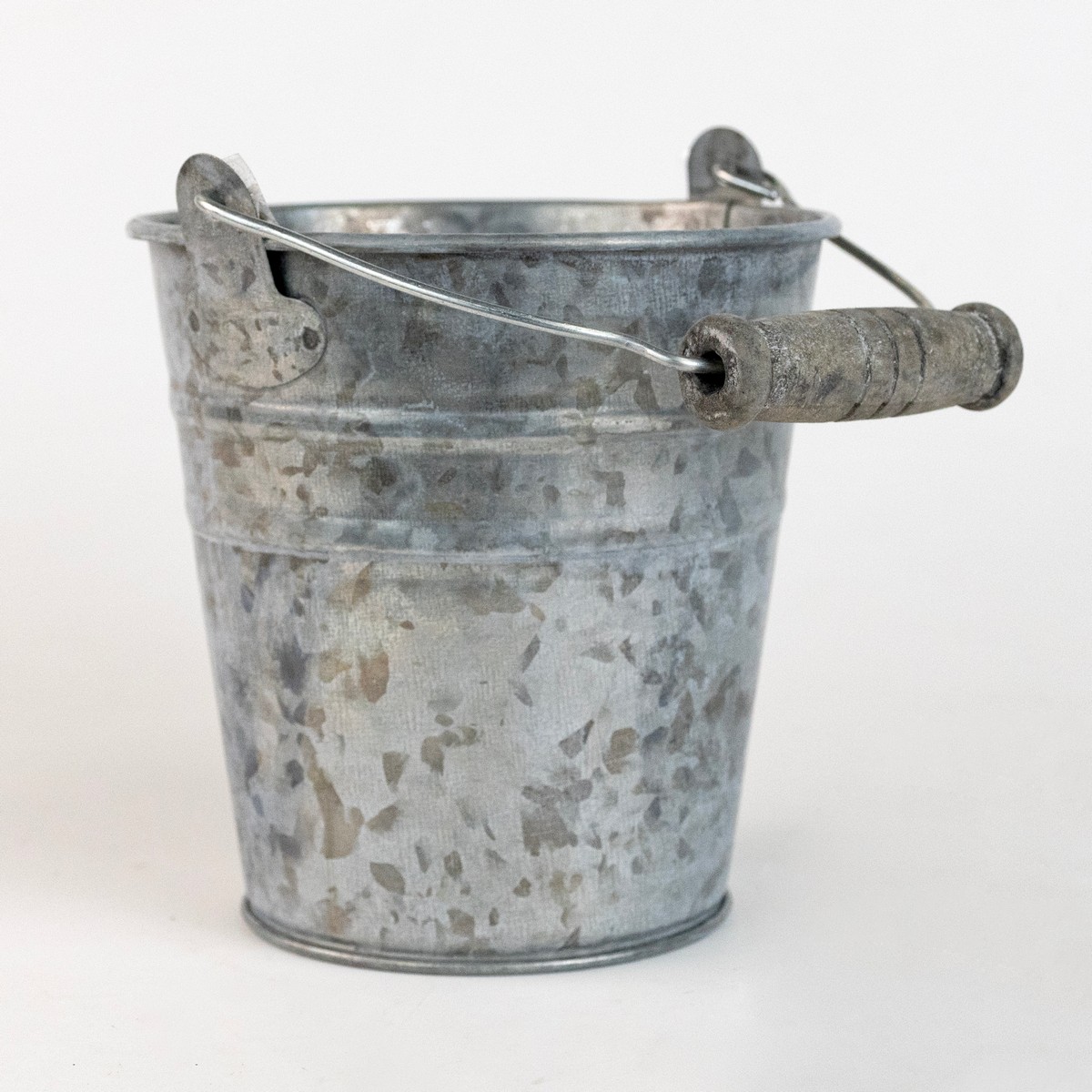 Кашпо с ручкой (металл), D10xH10см, натуральный в интернет-магазине флористических аксессуаров Азалия Декор