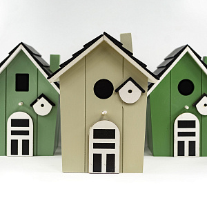 Украшение подвесное Скворечник (дерево), Н20,5см, цв. в асс. в интернет-магазине флористических аксессуаров Азалия Декор