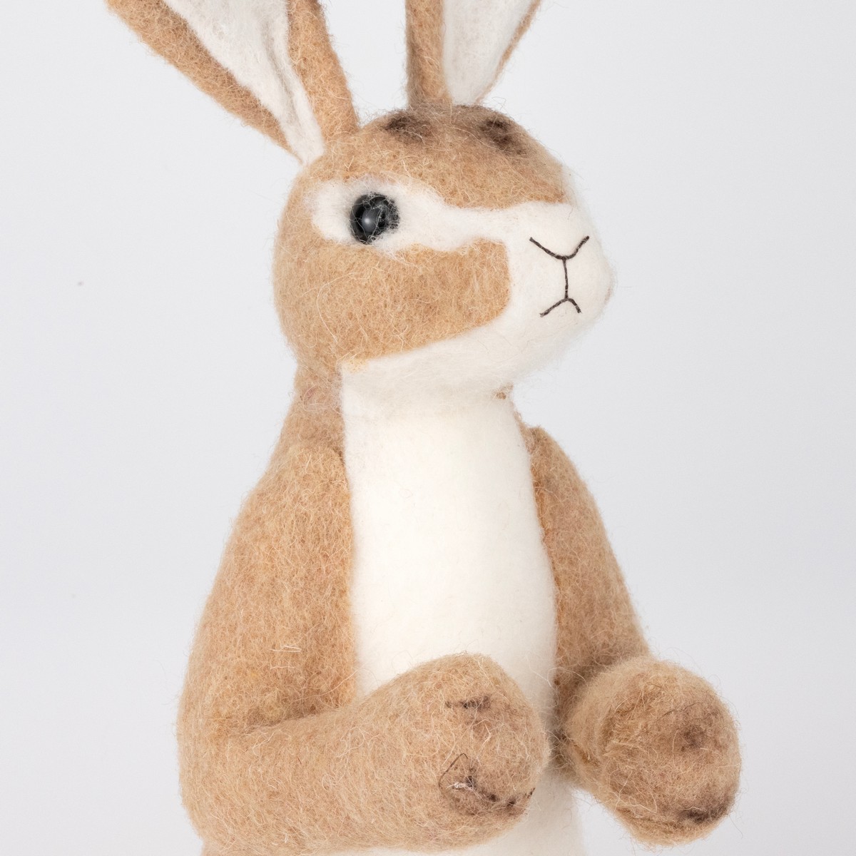Сувенир Кролик (пенопласт/текстиль), H46x20x16см, коричневый/желтый в интернет-магазине флористических аксессуаров Азалия Декор