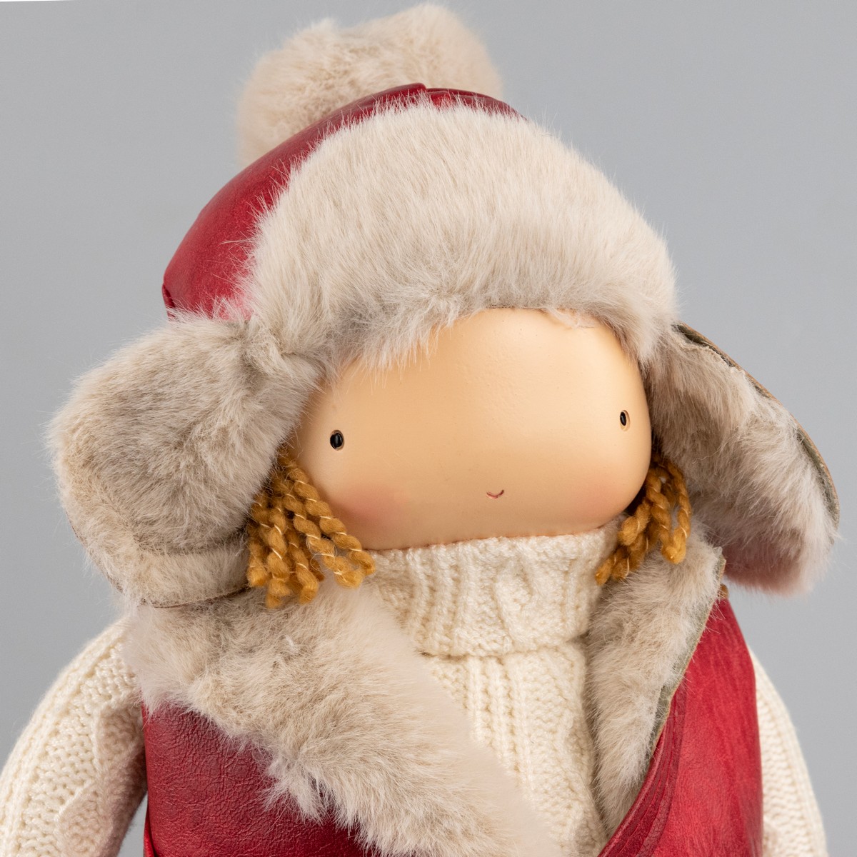 Сувенир Мальчик с сумкой, Н42х25х17см, красный в интернет-магазине флористических аксессуаров Азалия Декор