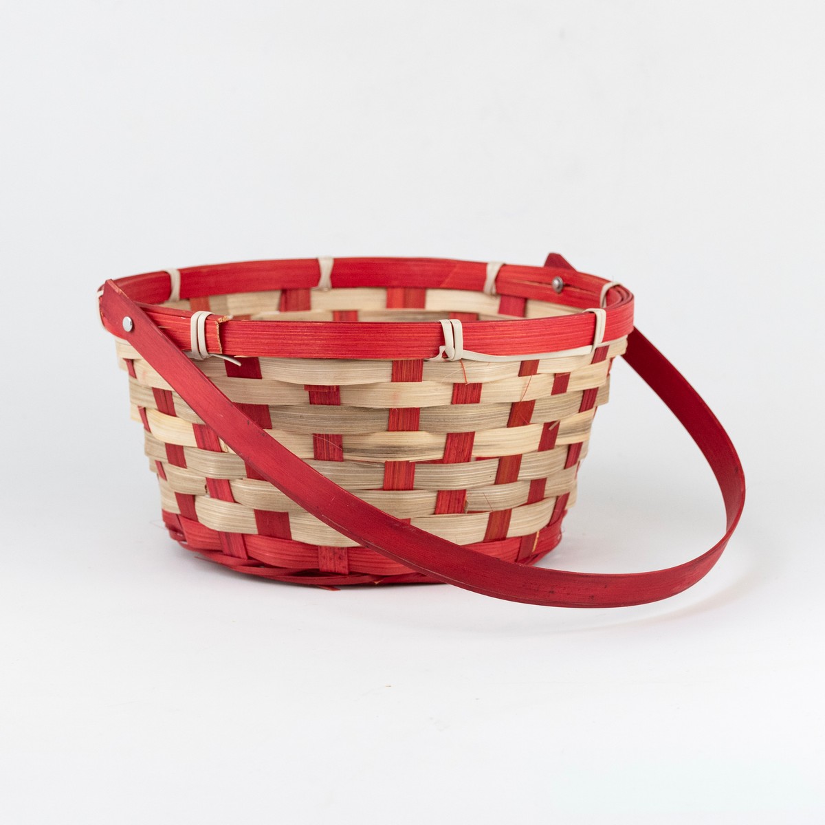 Корзина плетеная (бамбук), D21хH24 см, красный в интернет-магазине флористических аксессуаров Азалия Декор