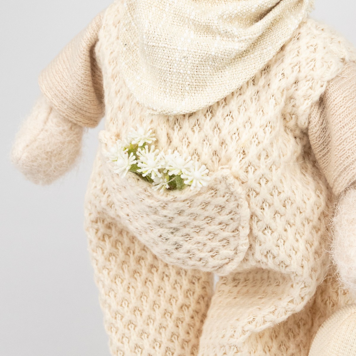 Сувенир Кролик мальчик, H60x29x16,5см, кремовый в интернет-магазине флористических аксессуаров Азалия Декор