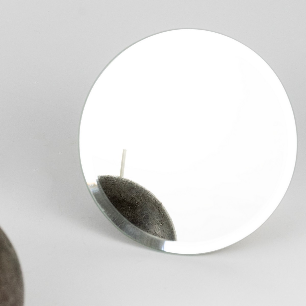 Подсвечник-тарелка (стекло), D10см, серебряный в интернет-магазине флористических аксессуаров Азалия Декор