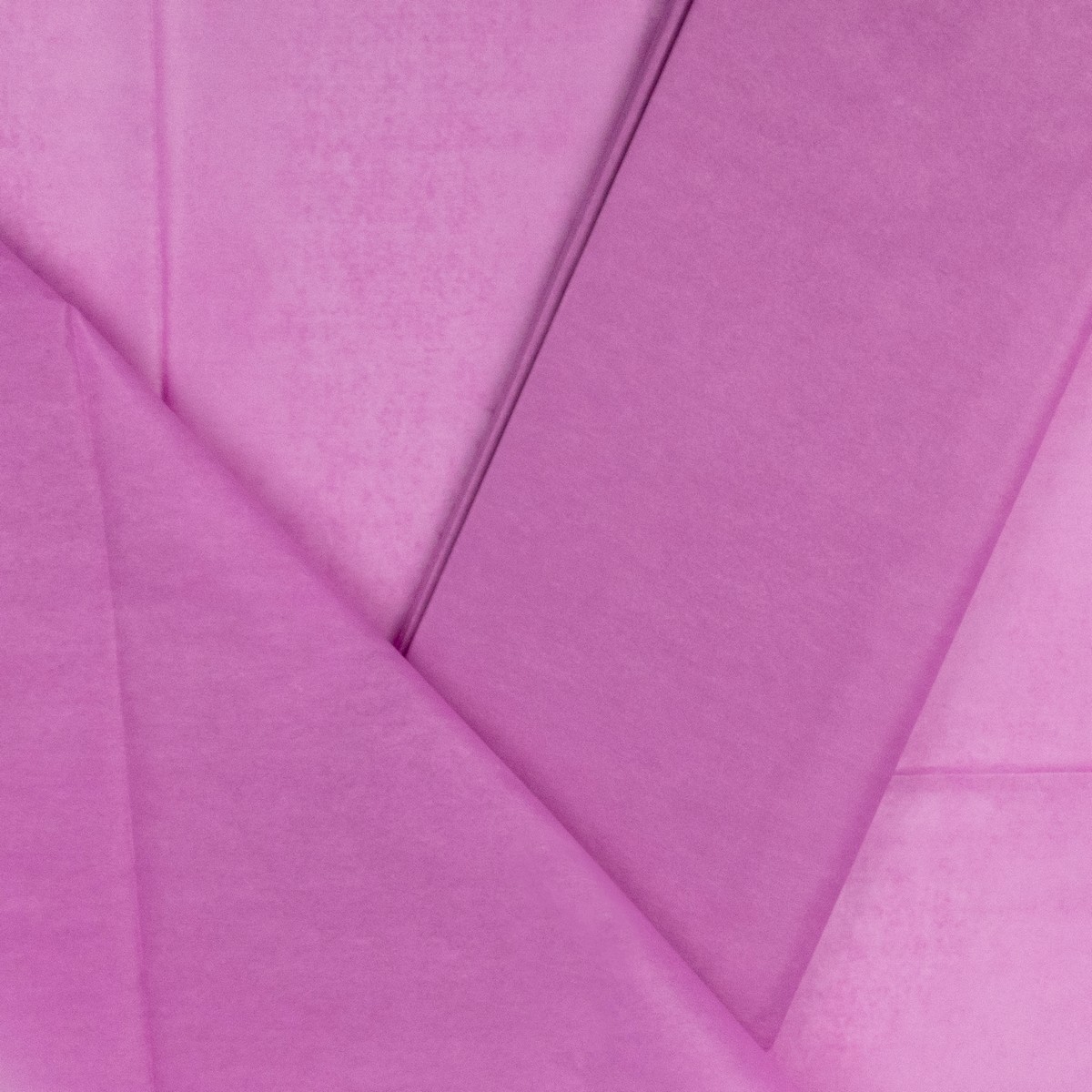 Бумага тишью 10 шт., 50x66 см, фуксия в интернет-магазине флористических аксессуаров Азалия Декор