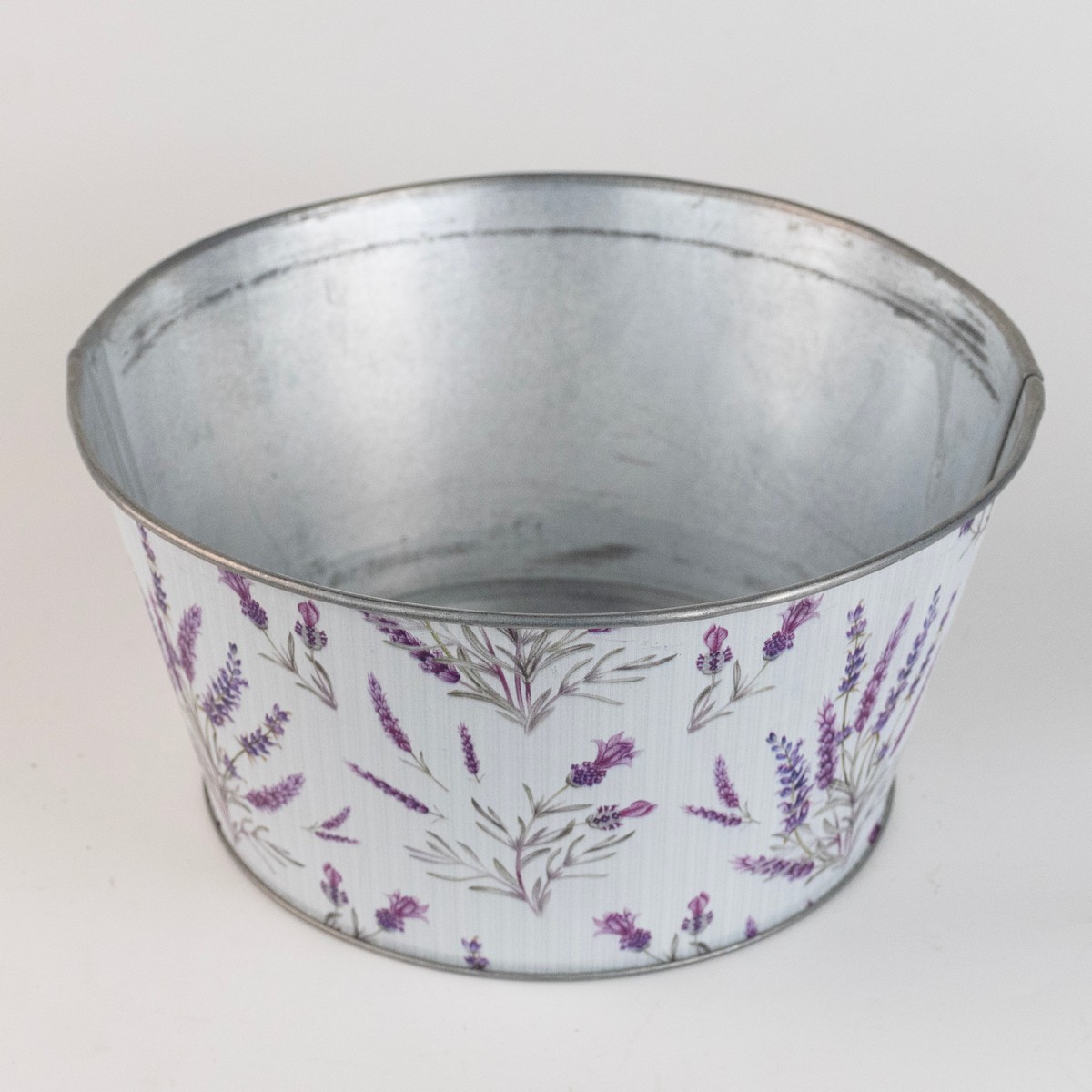 Кашпо Лаванда (металл), D20xH10см, белый в интернет-магазине флористических аксессуаров Азалия Декор