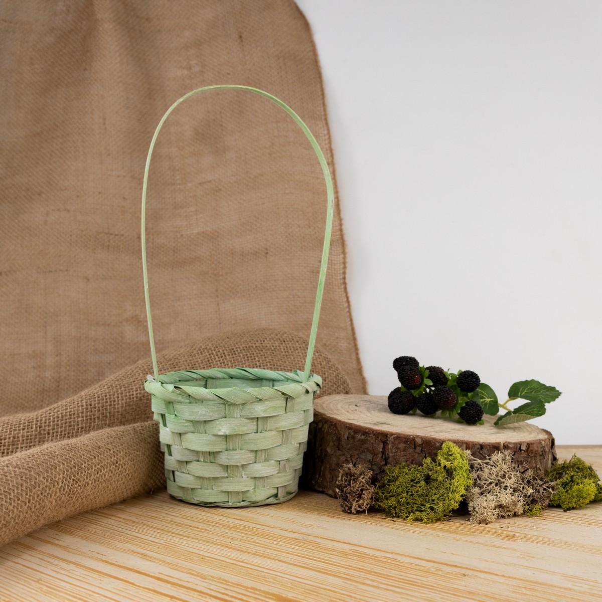 Корзина плетеная (бамбук), D13х9хH30см, зеленый в интернет-магазине флористических аксессуаров Азалия Декор