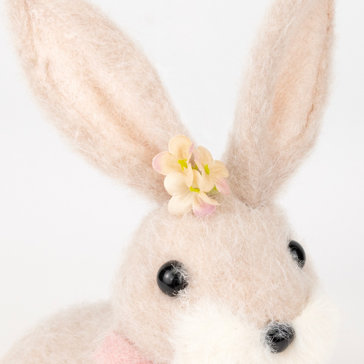 Сувенир Заяц (пенопласт/текстиль), H24x16x13см, кремовый в интернет-магазине флористических аксессуаров Азалия Декор