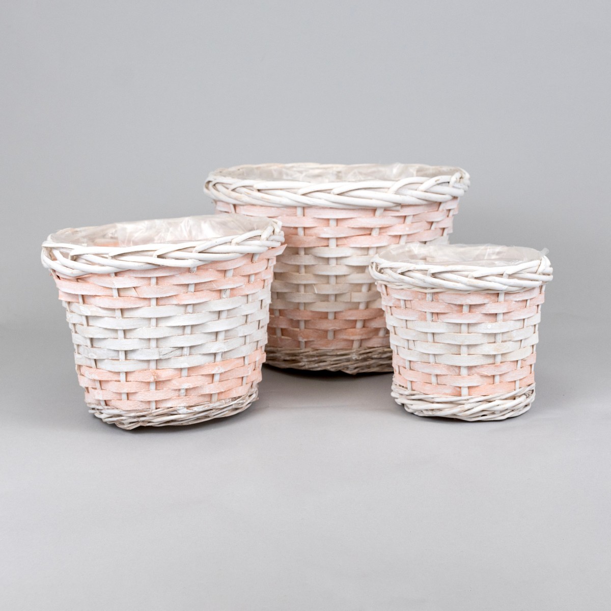 Набор кашпо плетеных 3шт. (ива), D25xH19см, белый/персиковый в интернет-магазине флористических аксессуаров Азалия Декор